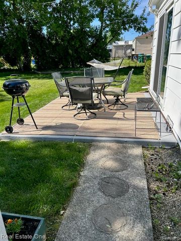 2075 Deering Street, Garden City, MI 48135