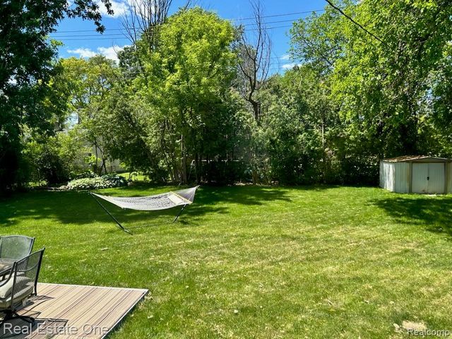 2075 Deering Street, Garden City, MI 48135