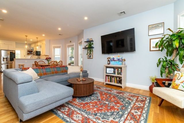 870 South St. 2, Boston, MA 02131