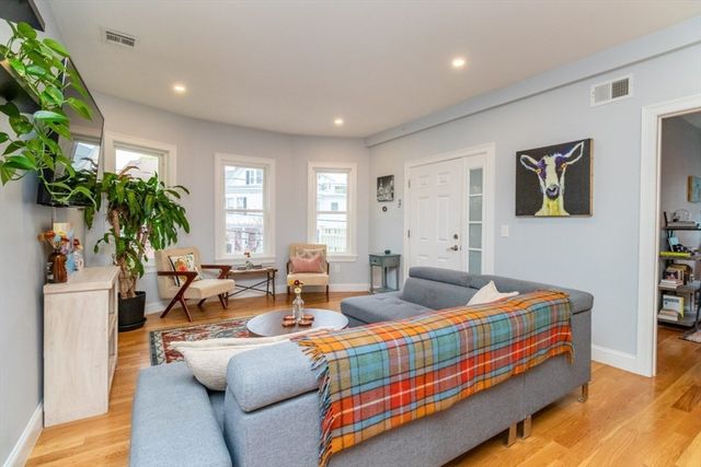 870 South St. 2, Boston, MA 02131