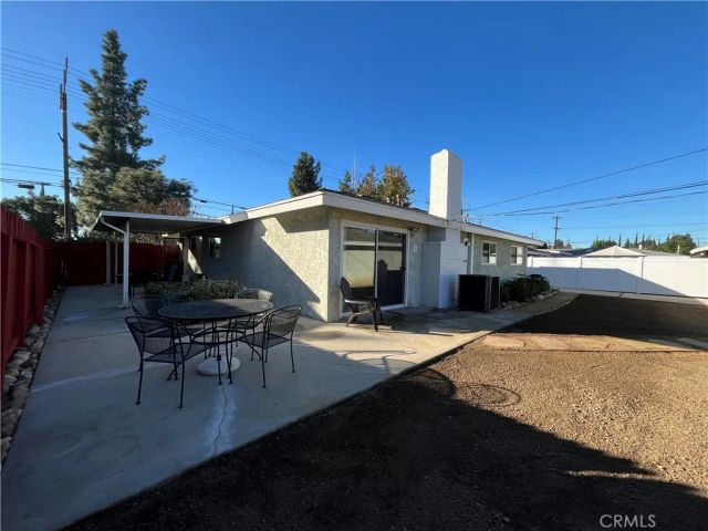 18735 Nordhoff, Northridge, CA 91324