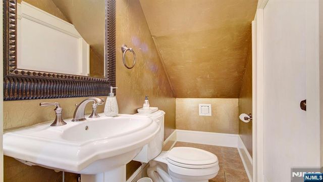 262 Northfield Avenue, West Orange, NJ 07052