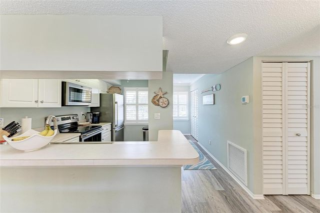 431 CERROMAR LANE 446, Venice, FL 34293