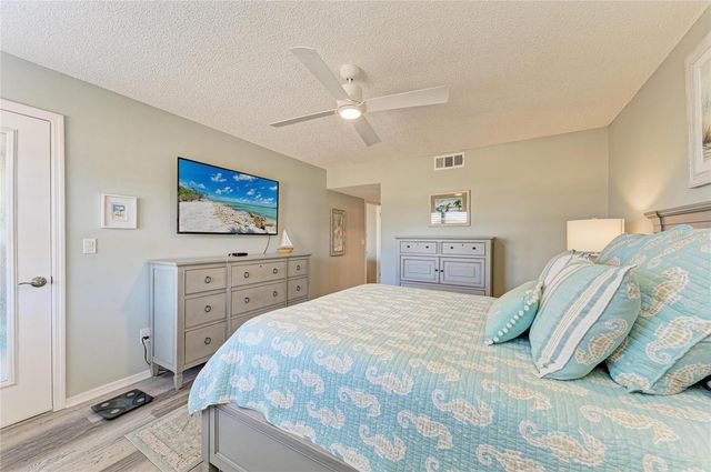 431 CERROMAR LANE 446, Venice, FL 34293