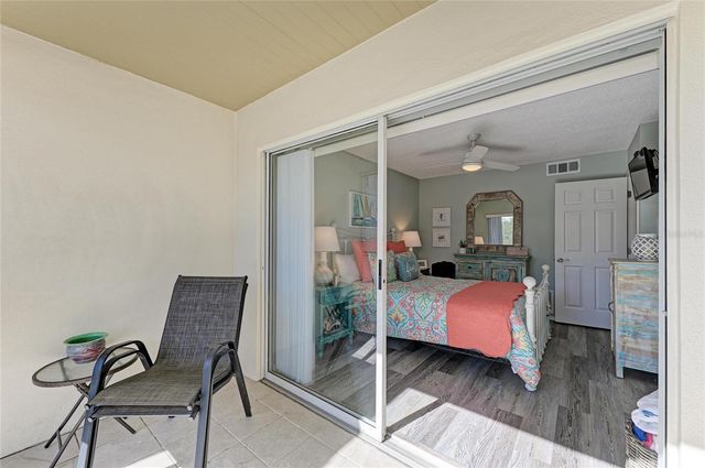 431 CERROMAR LANE 446, Venice, FL 34293