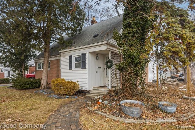20315 Lancaster Street, Harper Woods, MI 48225