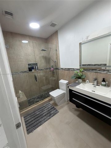 16911 NW 87th Ct, Miami Lakes, FL 33018