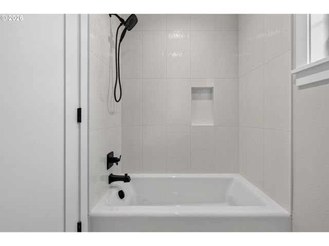 15016 Sw 141ST Ave, Tigard, OR 97224