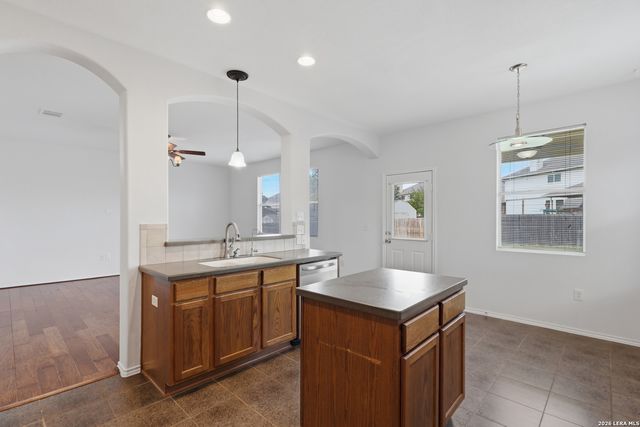 12602 COURSE VIEW DR, San Antonio, TX 78221