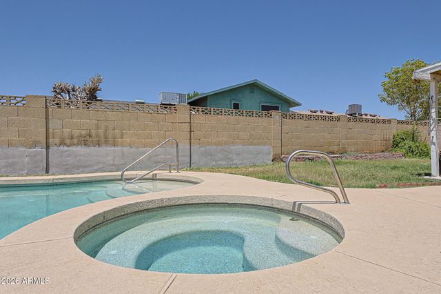 4532 W MONTEBELLO Avenue, Glendale, AZ 85301
