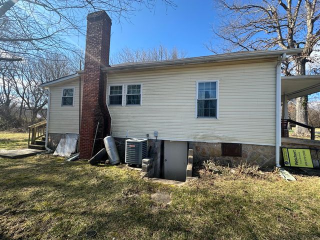 34 Bridge Fork Road, Whitley City, KY 42653