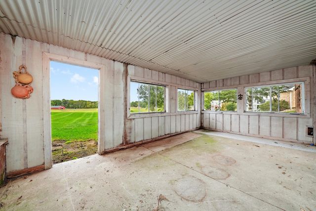 1406 W Lincoln Road, Mchenry, IL 60051