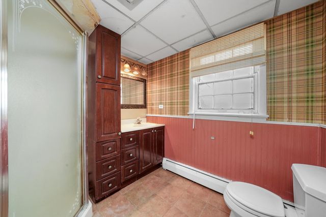 1406 W Lincoln Road, Mchenry, IL 60051