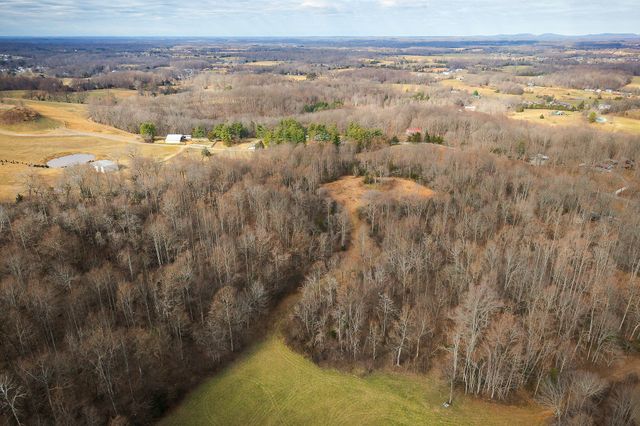 4898 Forrest Hill Rd, Cookeville, TN 38506