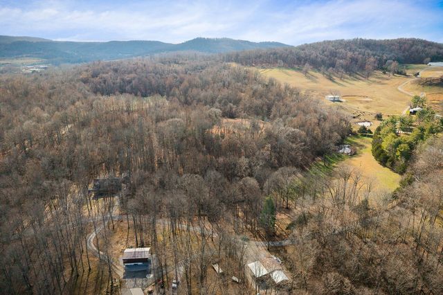 4898 Forrest Hill Rd, Cookeville, TN 38506