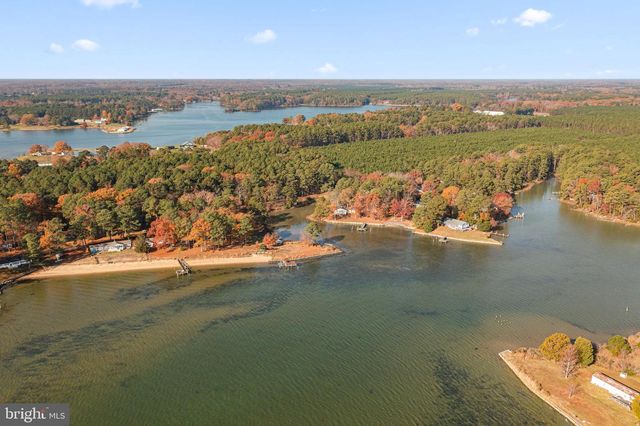36 WASHINGTON CIR, Kinsale, VA 22488