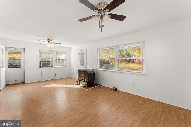 36 WASHINGTON CIR, Kinsale, VA 22488