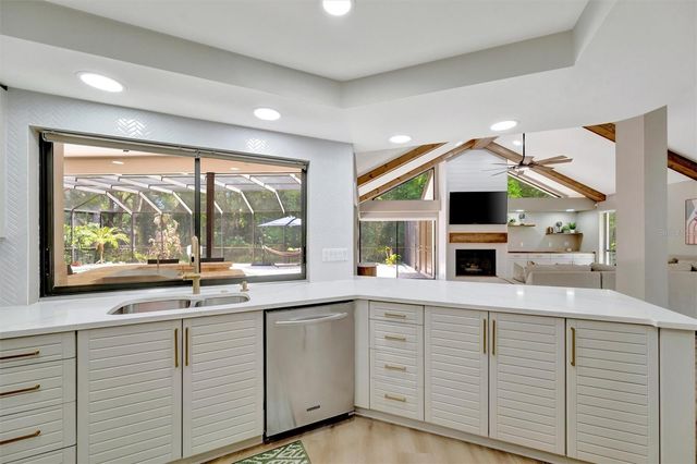 15507 FENTRESS COURT, Tampa, FL 33647