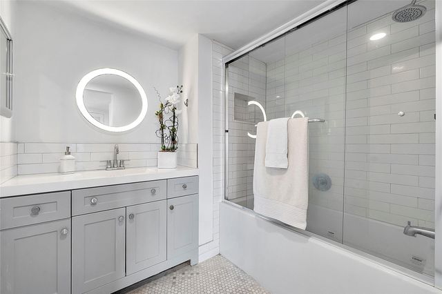 3000 Holiday Drive 1801, Fort Lauderdale, FL 33316