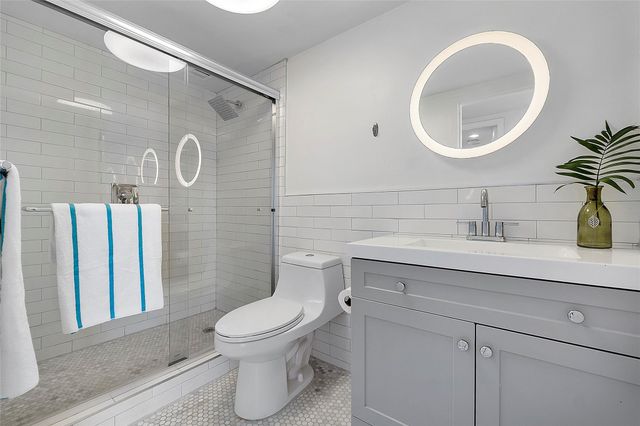 3000 Holiday Drive 1801, Fort Lauderdale, FL 33316