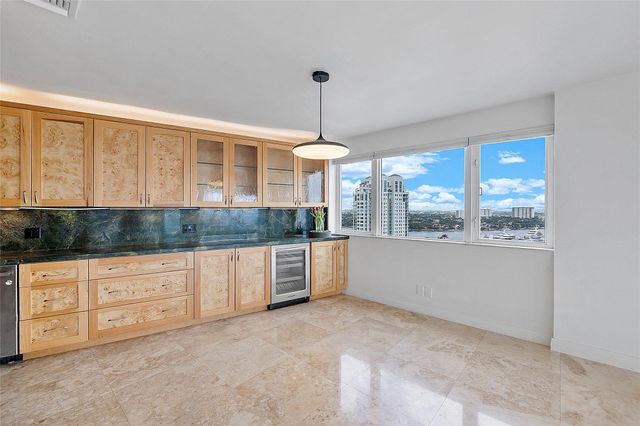 3000 Holiday Drive 1801, Fort Lauderdale, FL 33316