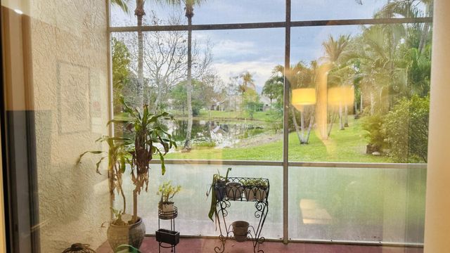 1952 Carriage Brooke Drive, Wellington, FL 33414