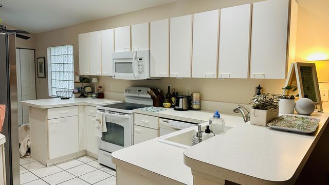 1952 Carriage Brooke Drive, Wellington, FL 33414