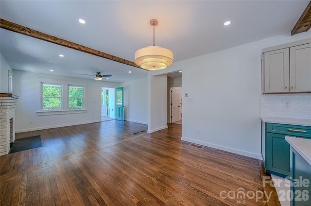 26 Henrietta Street, Asheville, NC 28801