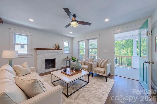 26 Henrietta Street, Asheville, NC 28801