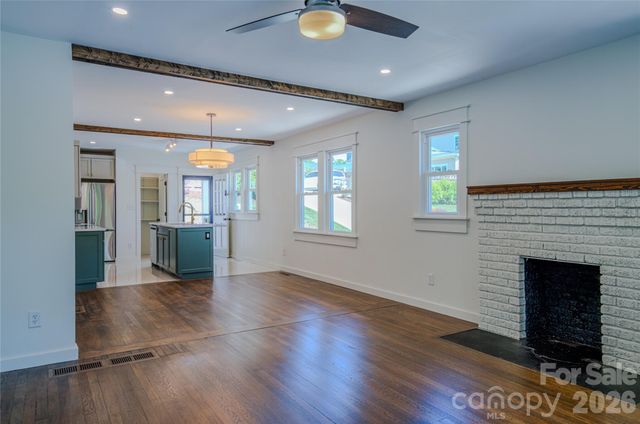 26 Henrietta Street, Asheville, NC 28801