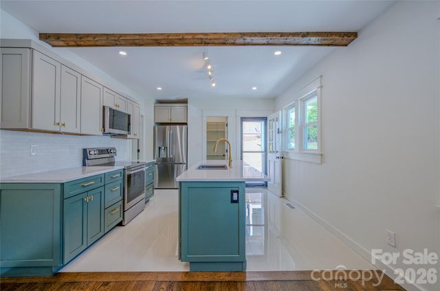 26 Henrietta Street, Asheville, NC 28801
