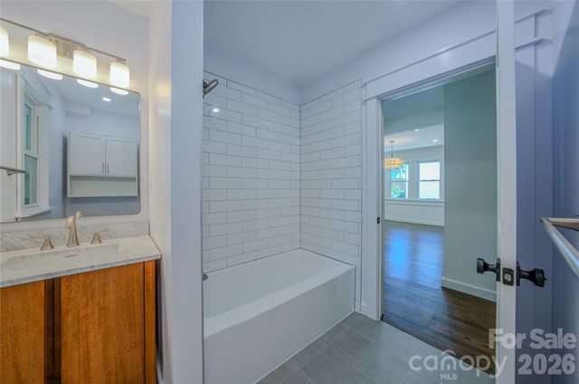 26 Henrietta Street, Asheville, NC 28801
