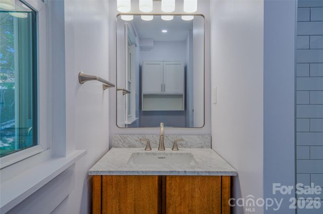 26 Henrietta Street, Asheville, NC 28801