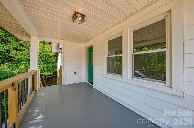 26 Henrietta Street, Asheville, NC 28801