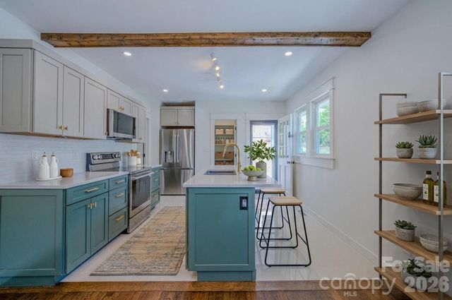 26 Henrietta Street, Asheville, NC 28801