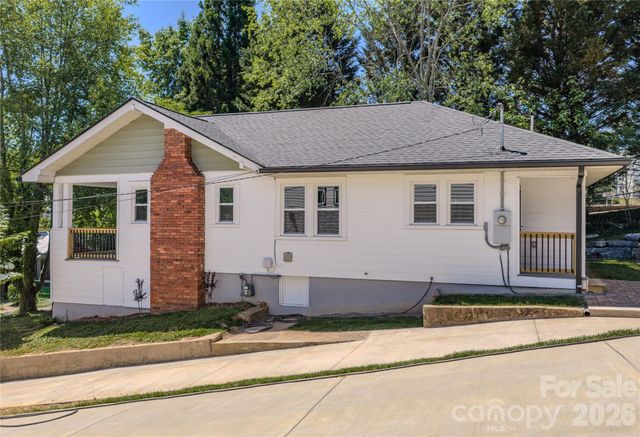26 Henrietta Street, Asheville, NC 28801