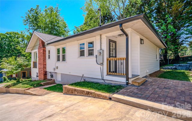 26 Henrietta Street, Asheville, NC 28801