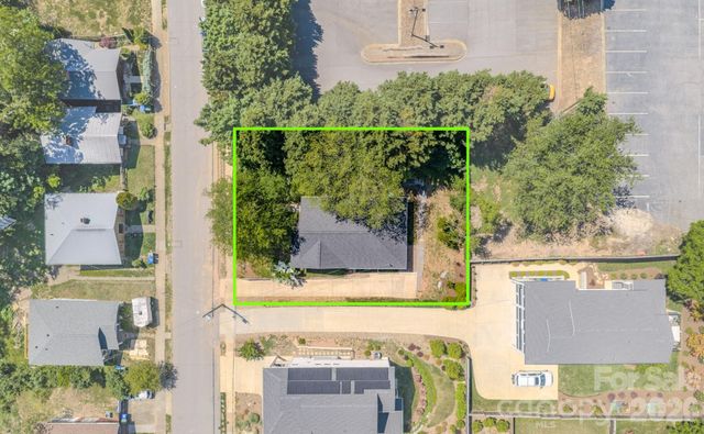26 Henrietta Street, Asheville, NC 28801