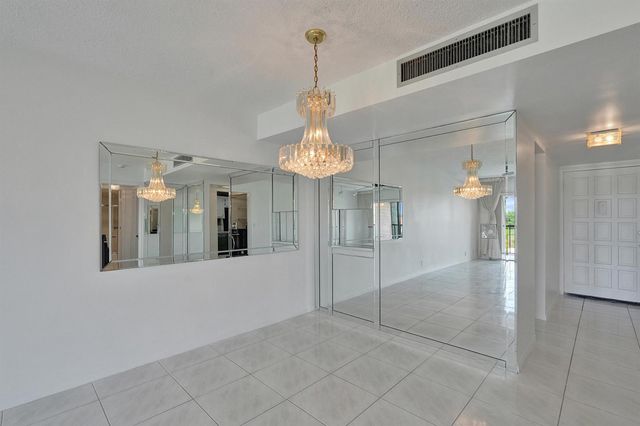 4100 TIVOLI Court 304, Lake Worth, FL 33467
