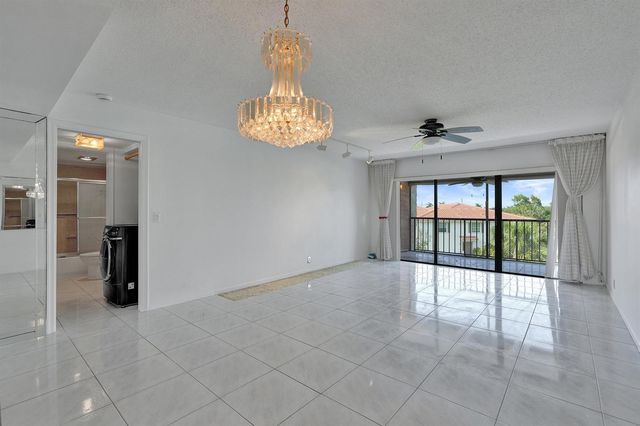 4100 TIVOLI Court 304, Lake Worth, FL 33467