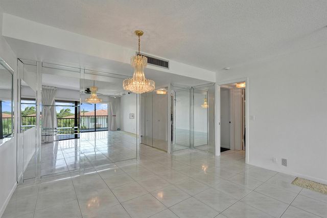 4100 TIVOLI Court 304, Lake Worth, FL 33467