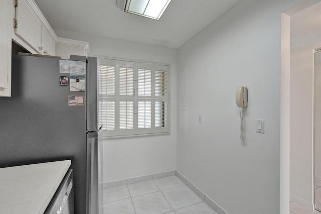 4100 TIVOLI Court 304, Lake Worth, FL 33467