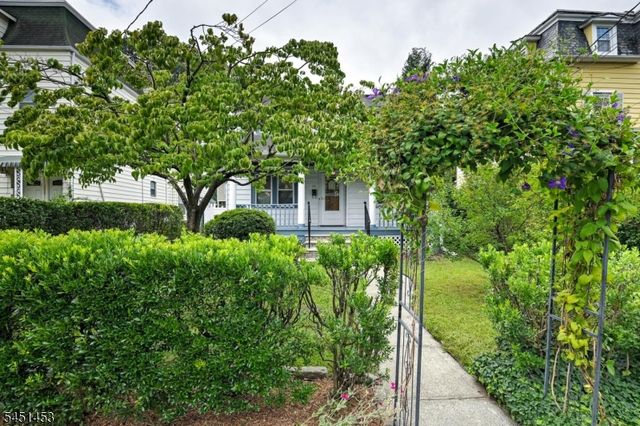 131 Grove St, North Plainfield Boro, NJ 07060