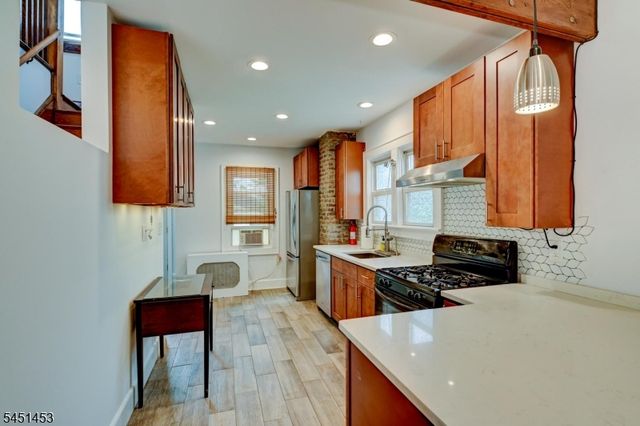 131 Grove St, North Plainfield Boro, NJ 07060