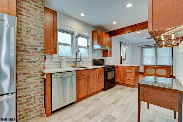 131 Grove St, North Plainfield Boro, NJ 07060