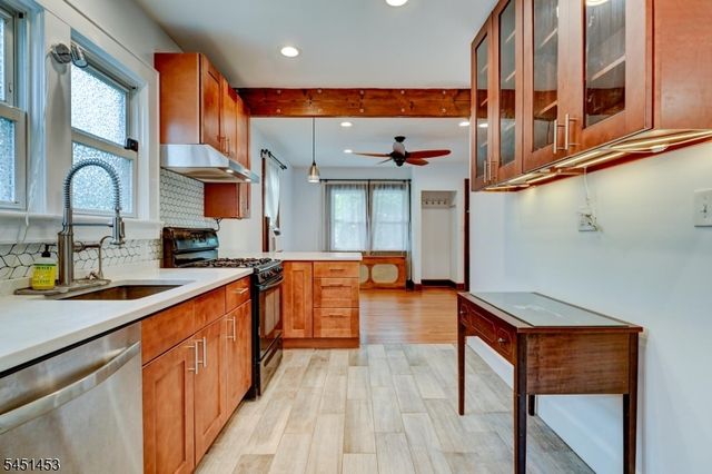 131 Grove St, North Plainfield Boro, NJ 07060