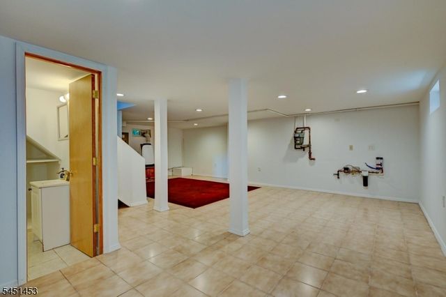 131 Grove St, North Plainfield Boro, NJ 07060