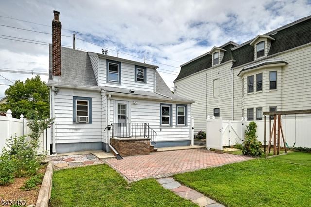 131 Grove St, North Plainfield Boro, NJ 07060
