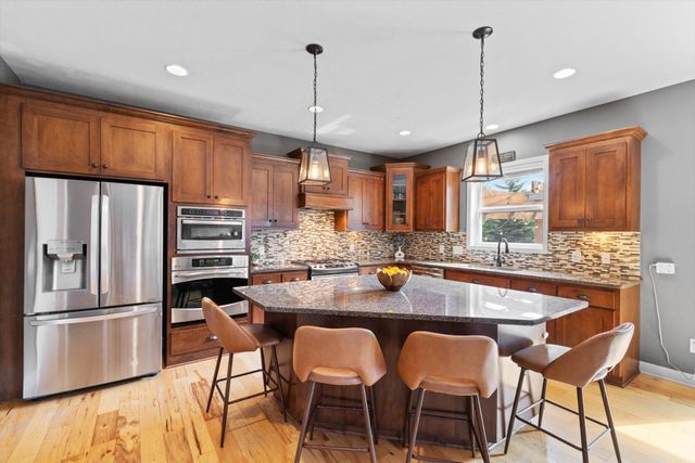 3471 Ridgestone Circle, Woodbury, MN 55129