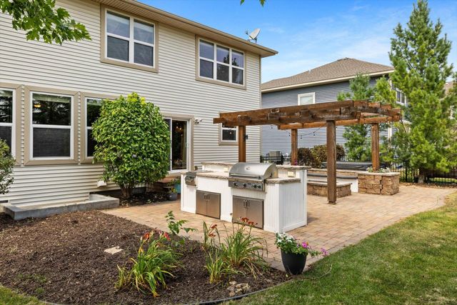 3471 Ridgestone Circle, Woodbury, MN 55129